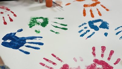 Вінницькі школярі привітали оборонців з 10-річчям з дня створення Національної гвардії України Вінницькі школярі привітали оборонців з 10-річчям з дня створення Національної гвардії України