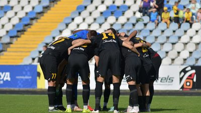 Футбольний клуб "Буковина" програв львівським "Карпатам"