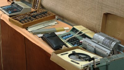 Рахівниці, арифмометри та раритетна лекція: у Рівному готують виставку, присвячену математиці Рахівниці, арифмометри та раритетна лекція: у Рівному готують виставку, присвячену математиці
