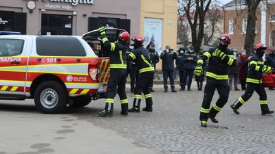 Три аварійно-рятувальні автомобілі отримали пожежники Тернопільщини Три аварійно-рятувальні автомобілі отримали пожежники Тернопільщини