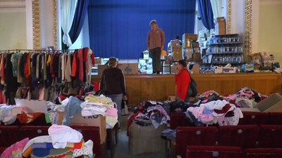 "Не волонтерити — неможливо". Хто такі коломийські "бджовеліни" і як вони допомагають Україні "Не волонтерити — неможливо". Хто такі коломийські "бджовеліни" і як вони допомагають Україні