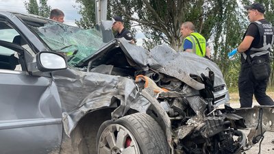 Поблизу Запоріжжя сталася автомобільна аварія: є загиблі та поранені Поблизу Запоріжжя сталася автомобільна аварія: є загиблі та поранені