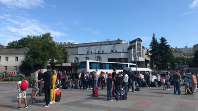 Діти з Тернопільщини поїхали на відпочинок у літній табір