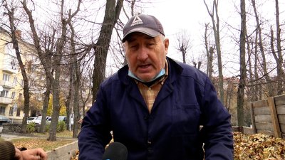 У Житомирі "Зеленбуд" щорічно збирає з парків і скверів понад 50 тонн опалого листя У Житомирі "Зеленбуд" щорічно збирає з парків і скверів понад 50 тонн опалого листя