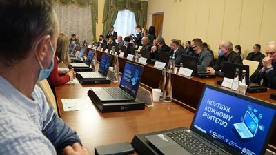 Житомирщина отримала 2328 ноутбуків для вчителів Житомирщина отримала 2328 ноутбуків для вчителів