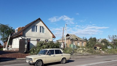 Кропивничани ліквідовують наслідки буревію та підраховують збитки Кропивничани ліквідовують наслідки буревію та підраховують збитки