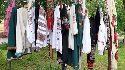20 травня у Херсоні триває акція "Одягнемо свій край у вишиванку"
