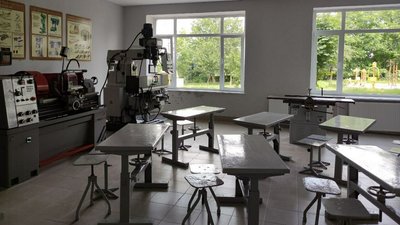 Приміщення коворкінгу у Великокучурівській громаді, де навчають працювати на верстатах
