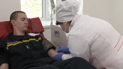 Донори – це люди відважні: харківські курсанти у Черкасах здали кров для армії
