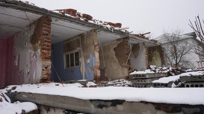 "Не можу збагнути, як я залишився живим". Як відновлюється життя на кордоні у Білопіллі на Сумщині