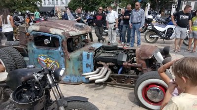 У Кропивницькому другий день триває байкерський фестиваль “Кропбайкфест” У Кропивницькому другий день триває байкерський фестиваль “Кропбайкфест”