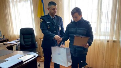 На Житомирщині нагородили підлітка, який допоміг врятувати чоловіка від самогубства