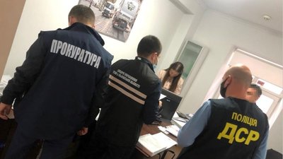 Сміття вивозили за межі Львівщини: організаторам злочинної схеми оголосили підозру Сміття вивозили за межі Львівщини: організаторам злочинної схеми оголосили підозру