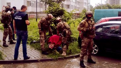 Ошукав більше 50 людей. Затримали франківця, який роками видурював гроші