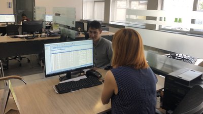 Електронні документи прирівняли до паперових: як це діє в Ужгородському ЦНАПі Електронні документи прирівняли до паперових: як це діє в Ужгородському ЦНАПі