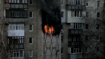 "Горіли речі в коморі". У сумській багатоповерхівці сталася пожежа