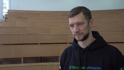Павло Андрєєв, завідувач відділення гострої дитячої реабілітації лікарні "Охматдит" Павло Андрєєв, завідувач відділення гострої дитячої реабілітації лікарні "Охматдит"