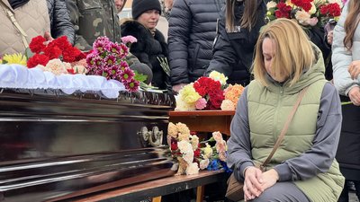 На Вінниччині попрощались з поліцейськими, які загинули під час ракетного обстрілу Одеси На Вінниччині попрощались з поліцейськими, які загинули під час ракетного обстрілу Одеси