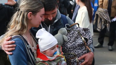 До Запоріжжя прибули автобуси з людьми, яких евакуювали з "Азовсталі" До Запоріжжя прибули автобуси з людьми, яких евакуювали з "Азовсталі"