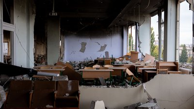 Яких пошкоджень зазнав Кременчуцький університет через удар російської «Герані»: свідчення очевидців Яких пошкоджень зазнав Кременчуцький університет через удар російської «Герані»: свідчення очевидців