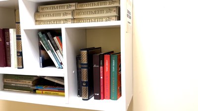 У Мукачеві триває ініціатива "Книжкова поличка для героя": хто може долучитися У Мукачеві триває ініціатива "Книжкова поличка для героя": хто може долучитися