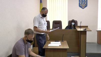 На Полтавщині поховали Зореславу Довгаль, у вбивстві якої підозрюють її сина. Його взяли під варту На Полтавщині поховали Зореславу Довгаль, у вбивстві якої підозрюють її сина. Його взяли під варту