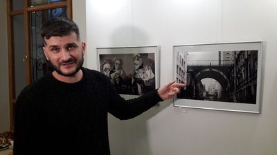 У Сумах відкрили фотовиставку Сергія Чепульського "Байки у мушлі"