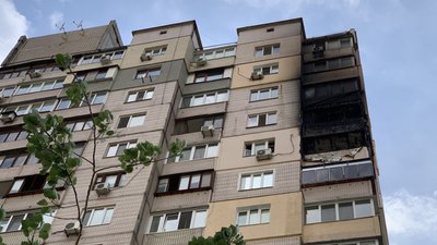 У Києві на Позняках, де стався вибух газу, спалахнула багатоповерхівка
