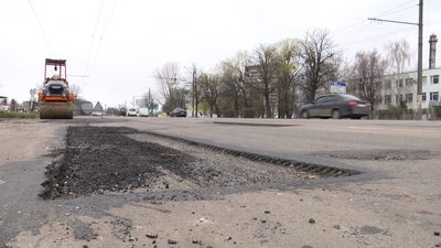 У Житомирі розпочали ямковий ремонт доріг У Житомирі розпочали ямковий ремонт доріг