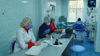 Процедурна кімната для забору крові в Полтавській обласній станції переливання крові Процедурна кімната для забору крові в Полтавській обласній станції переливання крові
