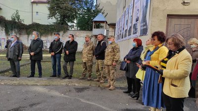 У дворі Тернопільського музею політв’язнів відкрили дві виставки У дворі Тернопільського музею політв’язнів відкрили дві виставки