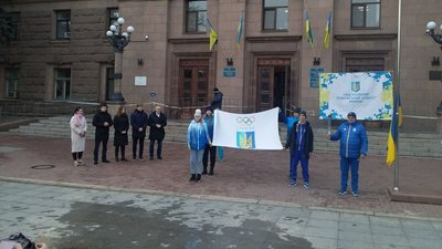 У Миколаєві підняли прапор олімпійського комітету
