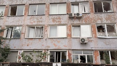 Вибиті вікна, обстріли, атака армії РФ