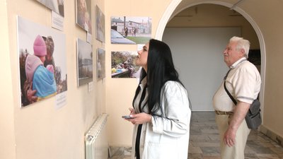 У Франківську відкрили фотовиставку бійця ЗСУ Антона Балана про перші дні деокупації Херсона У Франківську відкрили фотовиставку бійця ЗСУ Антона Балана про перші дні деокупації Херсона