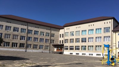 У "червоних зонах" Львівщини робота шкіл та дитсадків не заборонена