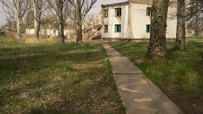 "Щодня запускають десятки дронів". Як під обстрілами армії РФ живуть у Хрещенівці на Херсонщині "Щодня запускають десятки дронів". Як під обстрілами армії РФ живуть у Хрещенівці на Херсонщині