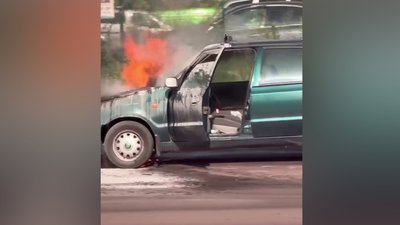 У Житомирі біля автовокзалу горіла автівка