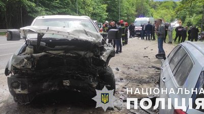 На Вінниччині у ДТП загинули троє поліцейських На Вінниччині у ДТП загинули троє поліцейських