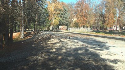 У Вінниці почали демонтувати частину Меморіалу Слави У Вінниці почали демонтувати частину Меморіалу Слави