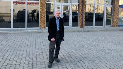 Франківському художникові-безхатьку Володимиру Будаю зробили операцію