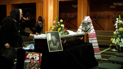 У Житомирі попрощалися з полеглим воїном — актором театру Андрієм Доманським У Житомирі попрощалися з полеглим воїном — актором театру Андрієм Доманським