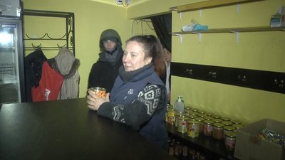 Жителі Бахмута отримали обладнання для приготування їжі та продуктові набори Жителі Бахмута отримали обладнання для приготування їжі та продуктові набори