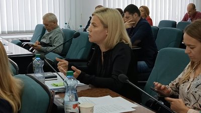 Пікет проти капремонтів: на сесію Луцькради не впустили протестувальників. Що відомо Пікет проти капремонтів: на сесію Луцькради не впустили протестувальників. Що відомо