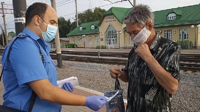В електричках на Харківщині перевіряють дотримання маскового режиму В електричках на Харківщині перевіряють дотримання маскового режиму