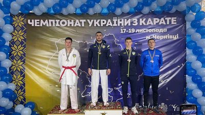 Сумчани здобули медалі на турнірі з карате у Чернівцях Сумчани здобули медалі на турнірі з карате у Чернівцях