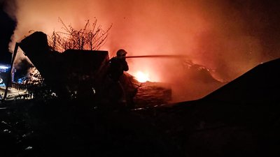 Армія РФ атакувала Миколаїв "шахедами": виникли пожежі на підприємствах Армія РФ атакувала Миколаїв "шахедами": виникли пожежі на підприємствах