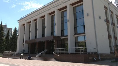 Відновлюють показ вистав у рідних стінах: у Черкаському драмтеатрі проходять репетиції Відновлюють показ вистав у рідних стінах: у Черкаському драмтеатрі проходять репетиції