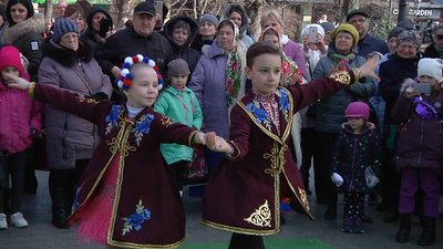 На центральній вулиці Одеси пройшов фестиваль “Масляна на Дерибасівській”