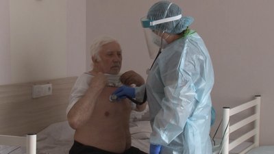 Везуть звідусіль: на 60% заповнене ковідне відділення у Золотоніській лікарні Везуть звідусіль: на 60% заповнене ковідне відділення у Золотоніській лікарні