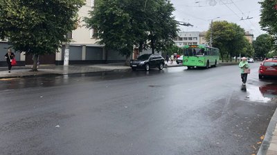 На вулицях у центрі Житомира нанесуть розмітку зі смугами для громадського транспорту і велосипедистів На вулицях у центрі Житомира нанесуть розмітку зі смугами для громадського транспорту і велосипедистів